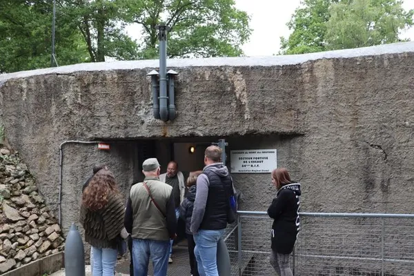 Visite de la casemate du Mont des Bruyères