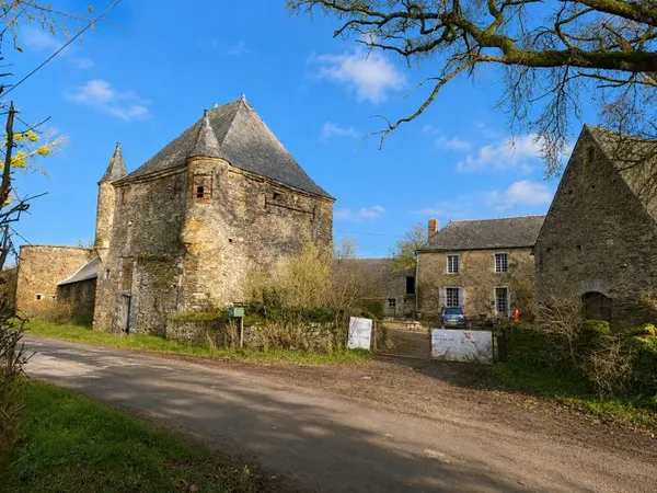 La Cour des Aulnays