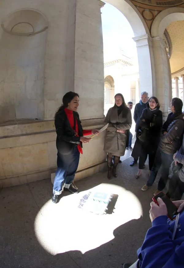Les alignements du Palais Longchamp & Révolution d'une Poétesse