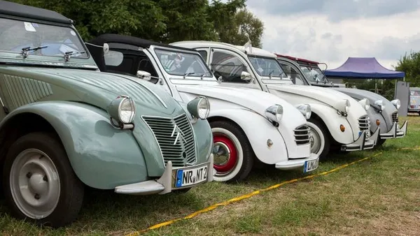 Rassemblement autos rétros