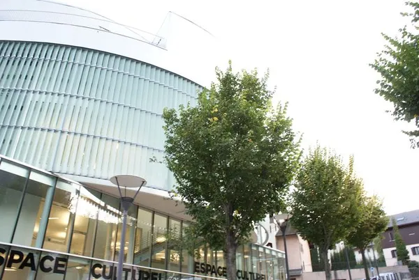 LES COULISSES DE L'ESPACE CULTUREL