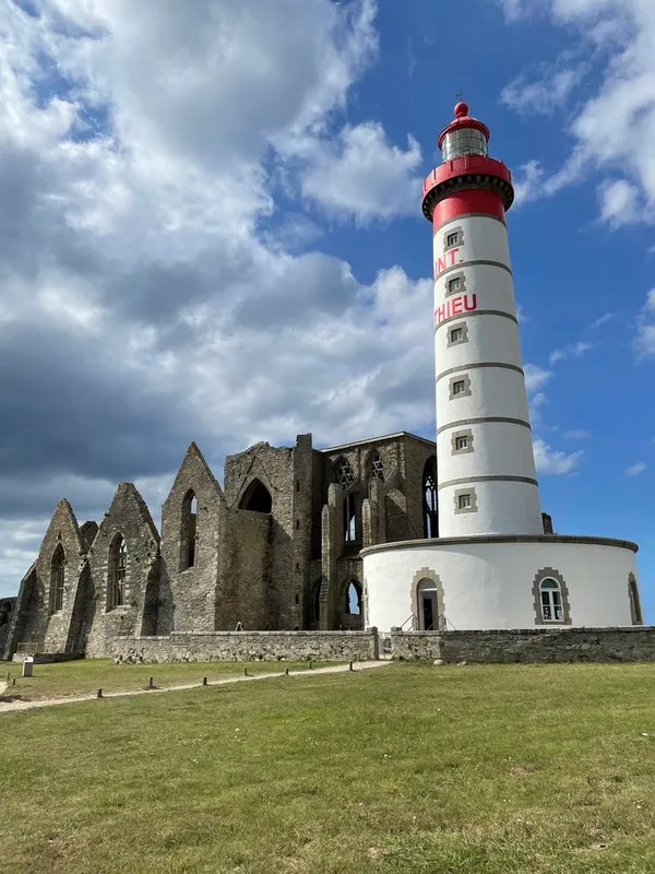 Visite du phare de Saint-Mathieu, à Plougonvelin