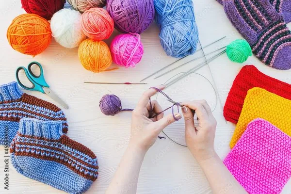À VOS PELOTES ! RÉALISE TA POCHETTE AU CROCHET !