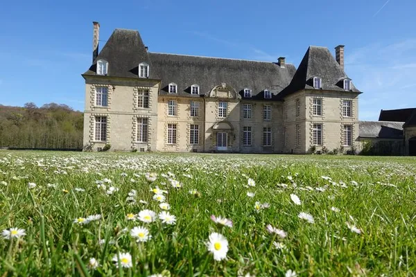 Visite guidée du château et reconstitution historique de la présence des soldats américains en 1918