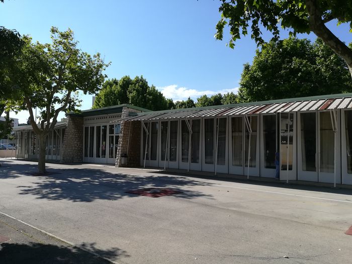 LECTURE ARCHITECTURALE École Jean Prouvé