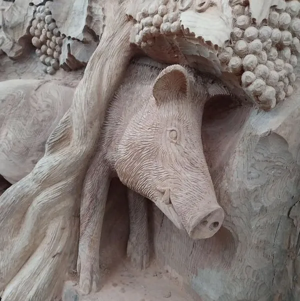 Découverte de la sculpture de l'orme bicentenaire