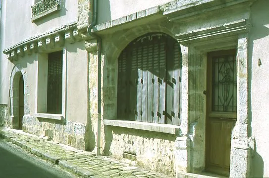 Découverte des lieux historiques du village et création d'un carnet de dessins