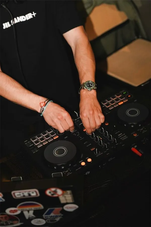 Soirée DJ thème " on s'est trompe de soirée "