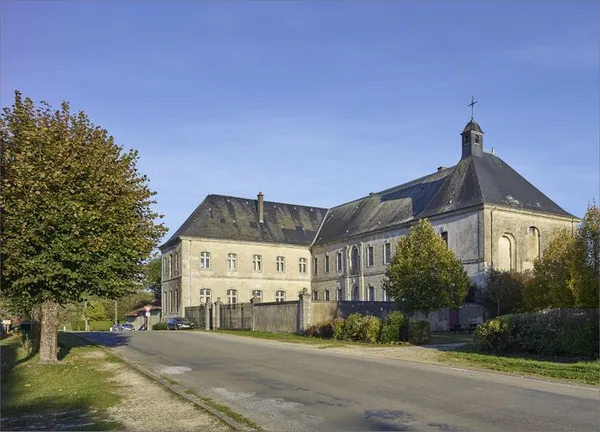 Visite guidée d'une résidence du XVIIe siècle, de ses jardins et son petit musée d'art sacré
