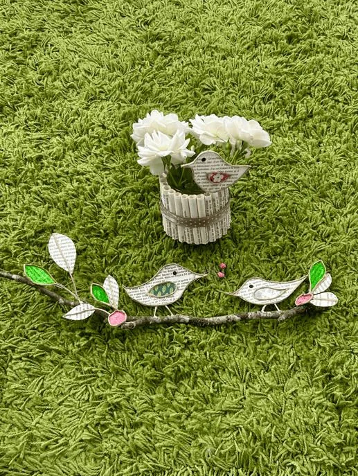 Poésie de papier : oiseaux et pots décorés