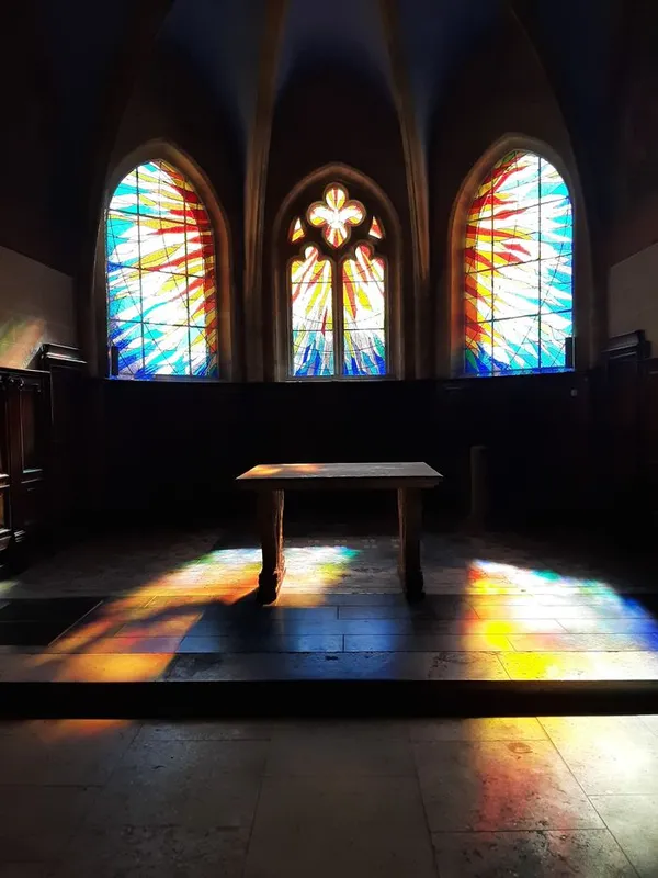 Jeux pour les enfants, église Notre-Dame, Charly
