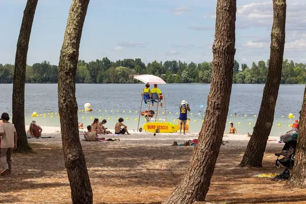 Plage du Lac : baignade surveillée et animations gratuites tout l'été !