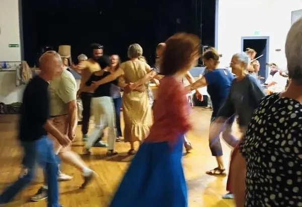 Bal trad "Karavane"