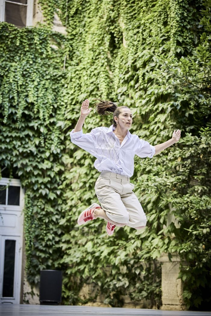 SWAN LAKE SOLO + UN SPECTACLE QUE LA LOI CONSIDÉRERA MIEN