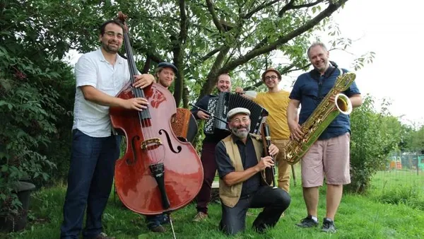 Bal folk orage sur la plaine