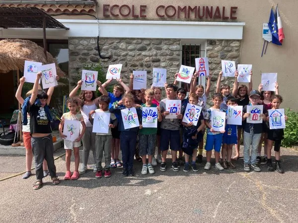 Atelier participatif de création d'affiches pour les Sentiers de la couleur et marché paysan à Lauris !