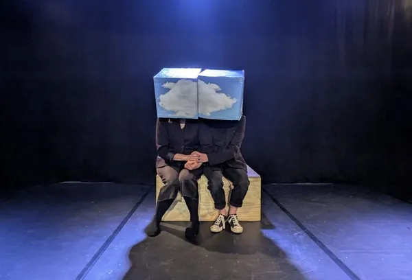 BLOC ET DÉBLOC, LA TÊTE DANS LES NUAGES