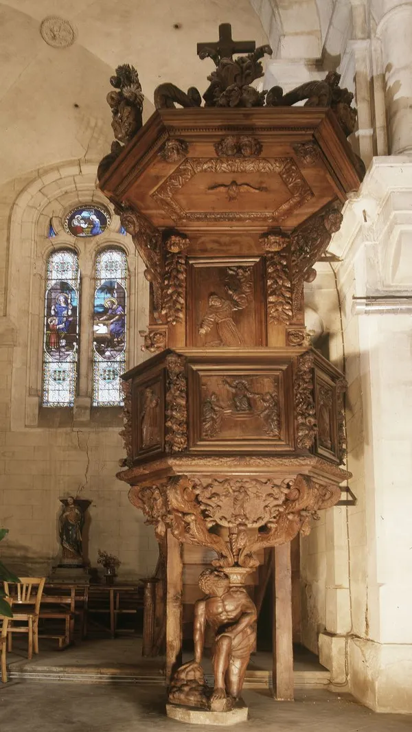 Venez découvrir l'église Saint-Siméon-le-Stylite et sa chaire à prêcher