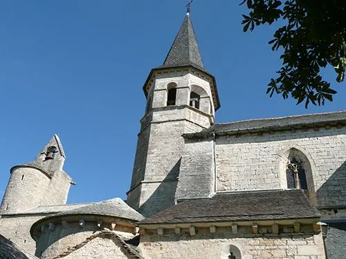 Visite de Villeneuve-d'Aveyron : de la sauveté à la bastide