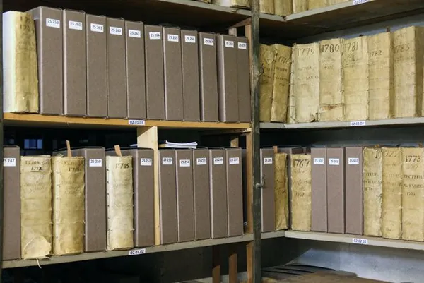 COULISSES DES ARCHIVES
VISITE D’UN MAGASIN DE CONSERVATION