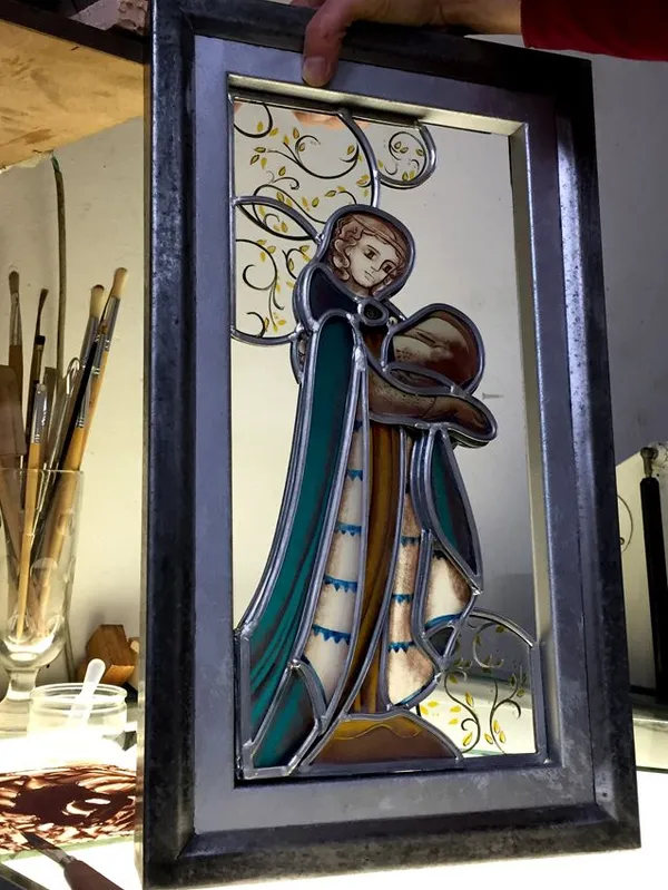 Vitrail et peinture sous verre.