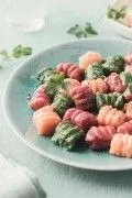 ATELIER CUISINE : UNE CUISINE HAUTE EN COULEURS