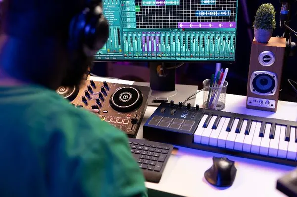 Bulles numériques : Création de musique électronique sur ordinateur