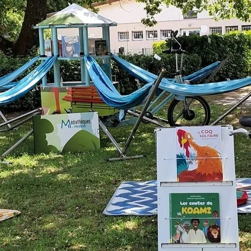 La bibliambule s’installe dans les espaces verts pessacais
