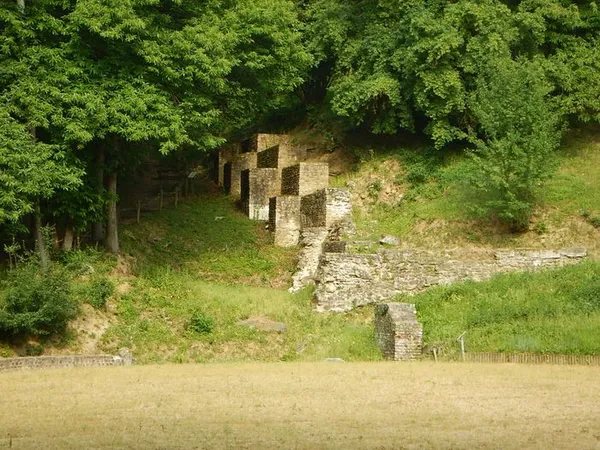 Amphithéâtre gallo-romain de Gennes