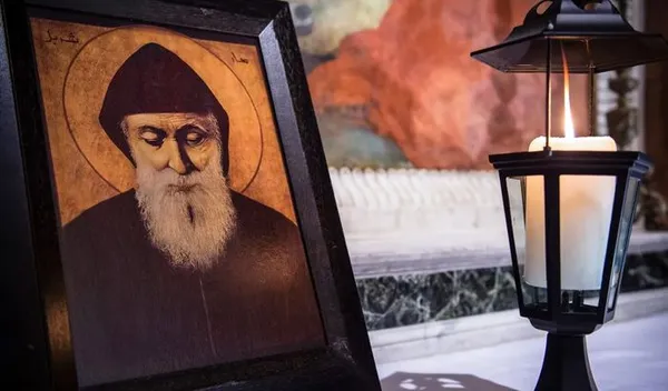 Priez avec Saint Charbel