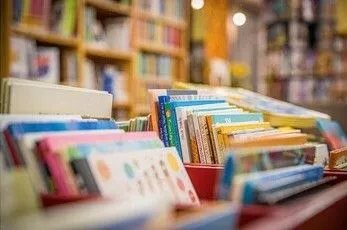 La médiathèque de Lille Sud fait sa braderie de la rentrée !