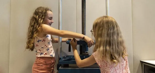 Atelier « Il était une fois Gutenberg, l’ours et le singe » (Public scolaire)