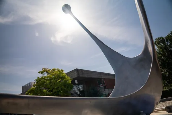 Visite guidée : Evry-Courcouronnes au fil des œuvres d'art public