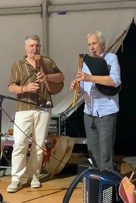 Moment musical aux deux cornemuses