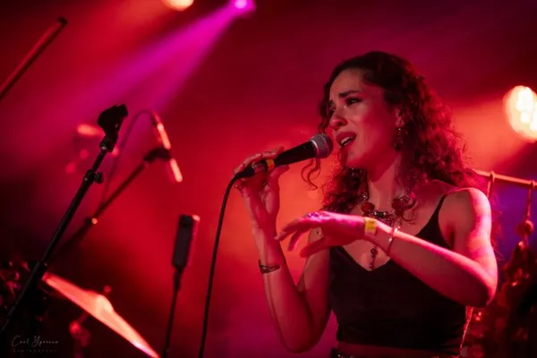 CONCERT : HAJAR BENHSAÏM ET SES MUSICIENS