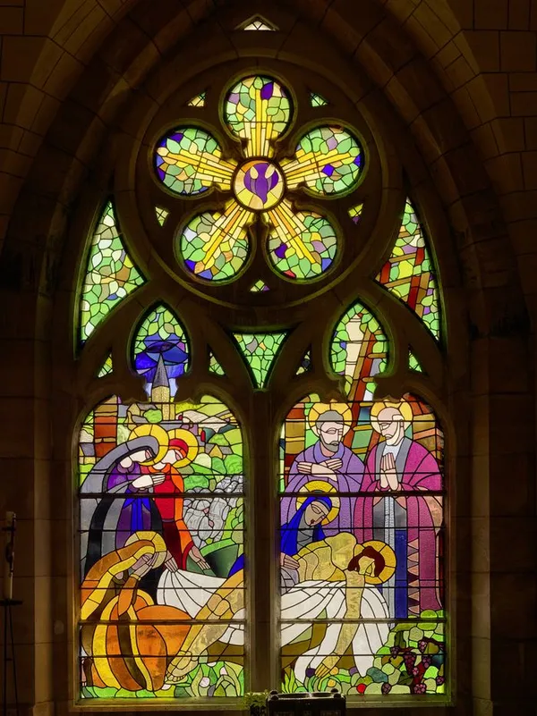 Découverte du mobilier art déco d’une église qui fête cette année son centenaire