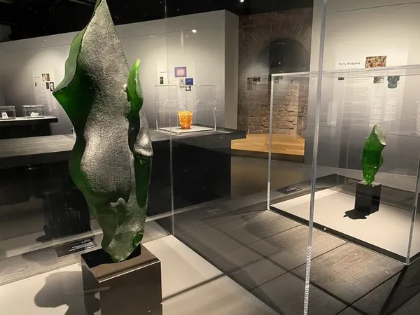 Visite libre de l'exposition "Cristallisation"