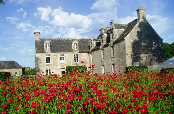 Visite extérieure - Château de Kermenguy et colombier