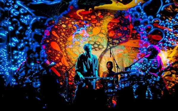 LSD and the Search for God + April's Fish - Le Gueulard Plus