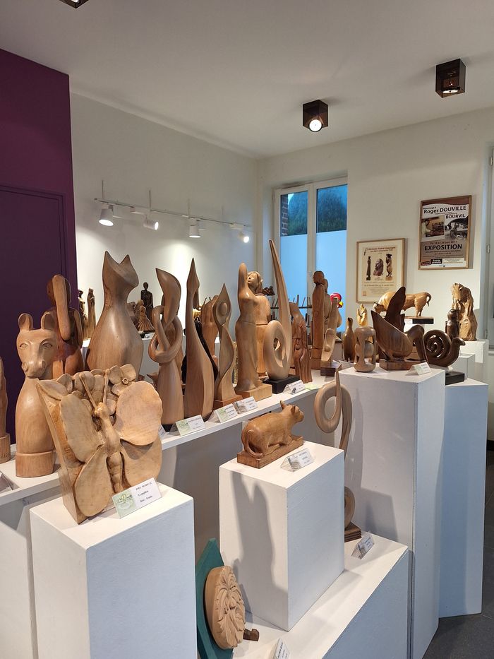 Démonstration : visite de l'atelier de sculpture sur bois précieux