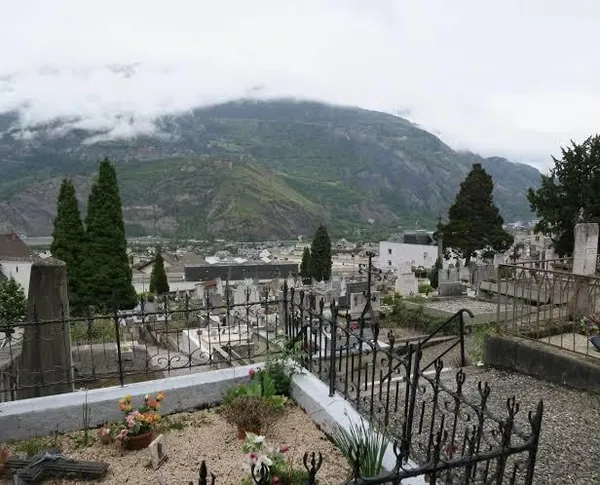 LE CIMETIERE TOSI
