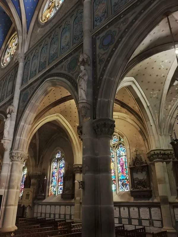 Découverte libre de l’une des premières basiliques édifiées dans le style néogothique
