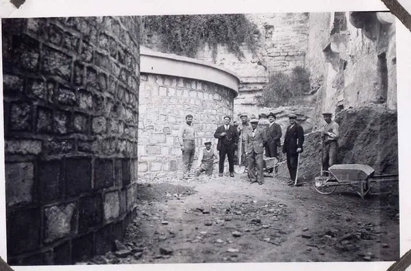 Exposition : 1936, la construction des réservoirs au château en photos