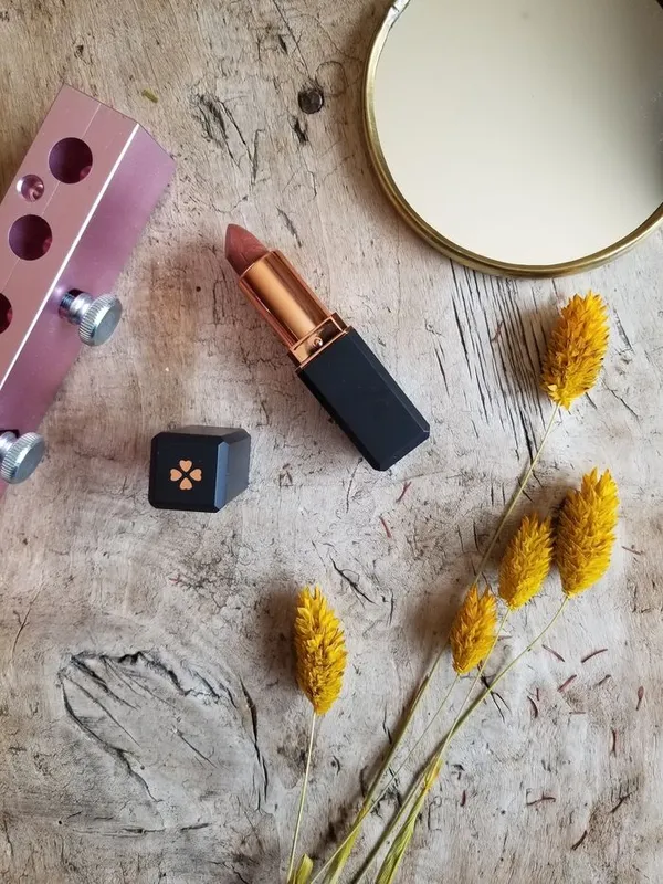 Atelier création rouge à lèvres et vernis à ongles