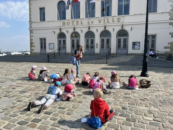Levez les yeux ! En mission à Honfleur !