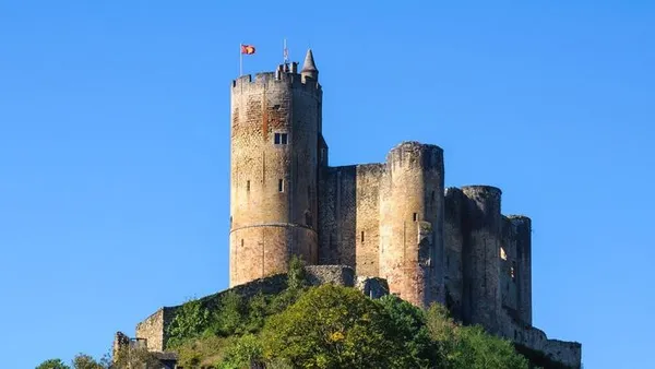 L'évolution architecturale des châteaux forts