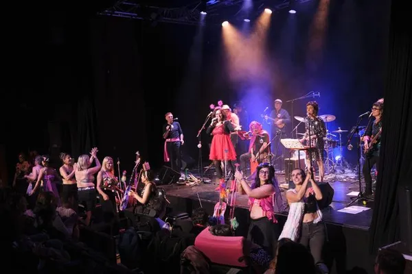 La fashion boob en concert