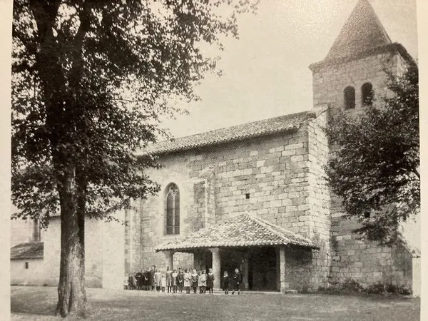 Venez découvrir l'église de Piac et son petit trésor patrimonial.