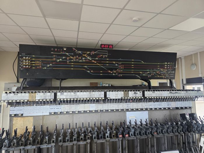 SNCF Réseau : Découvrez les postes d'aiguillage du triage de Rennes
