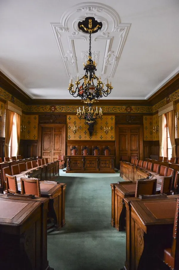 Après-midi découverte : les coulisses de la préservation du patrimoine, dans la salle historique du Conseil Général du Pas de Calais.